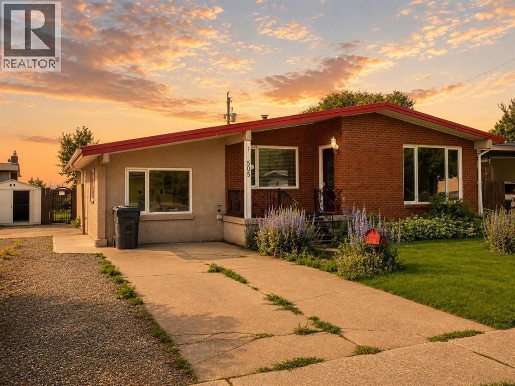 505 Centennial Avenue, Picture Butte