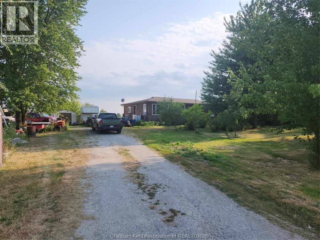 457 Smith Line, Sombra
