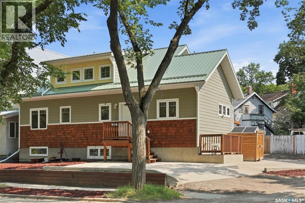 916 Temperance Street, Saskatoon