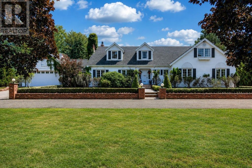 45 Longworth Avenue, Truro