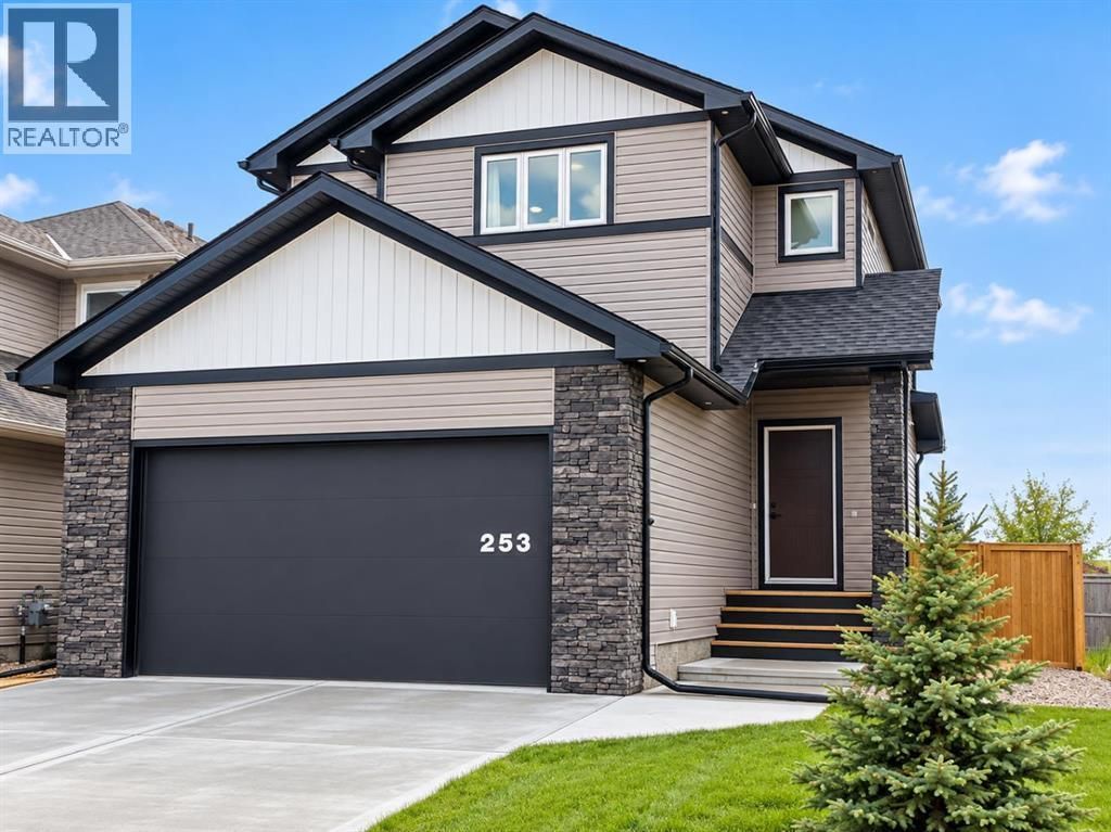 253 Rivergrove Chase W, Lethbridge