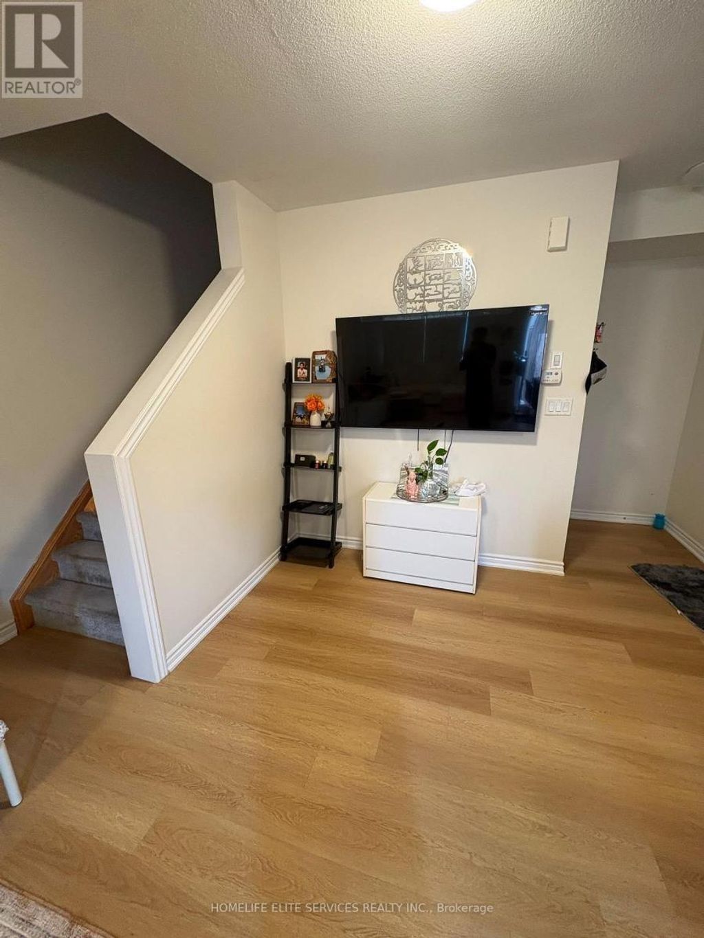 485 Beresford Path, Oshawa (central)