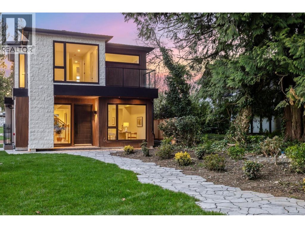 1921 Tatlow Avenue, North Vancouver