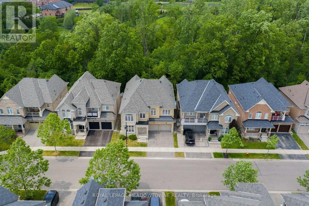 332 Mcgibbon Drive, Milton (cl Clarke)