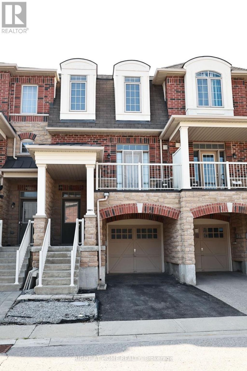 10971 Woodbine Avenue, Markham (victoria Square)