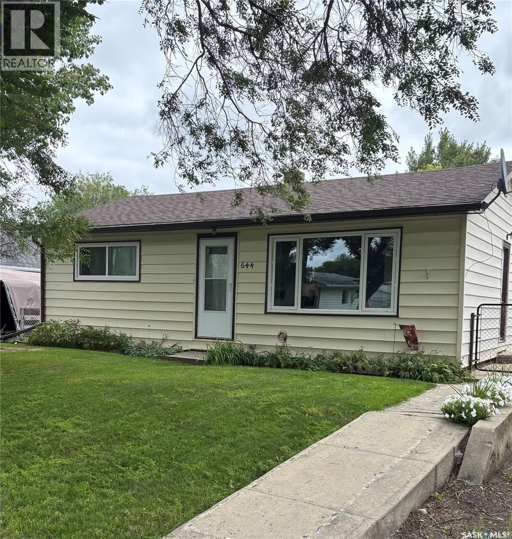 644 1st Street W, Shaunavon