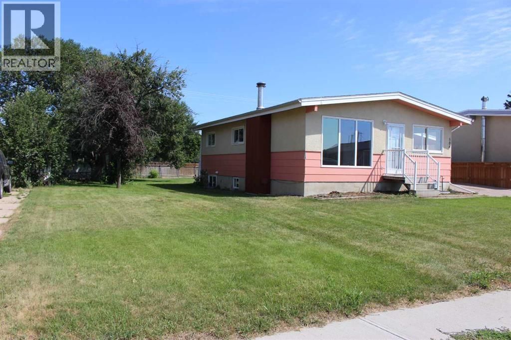 504 Centennial Avenue, Picture Butte