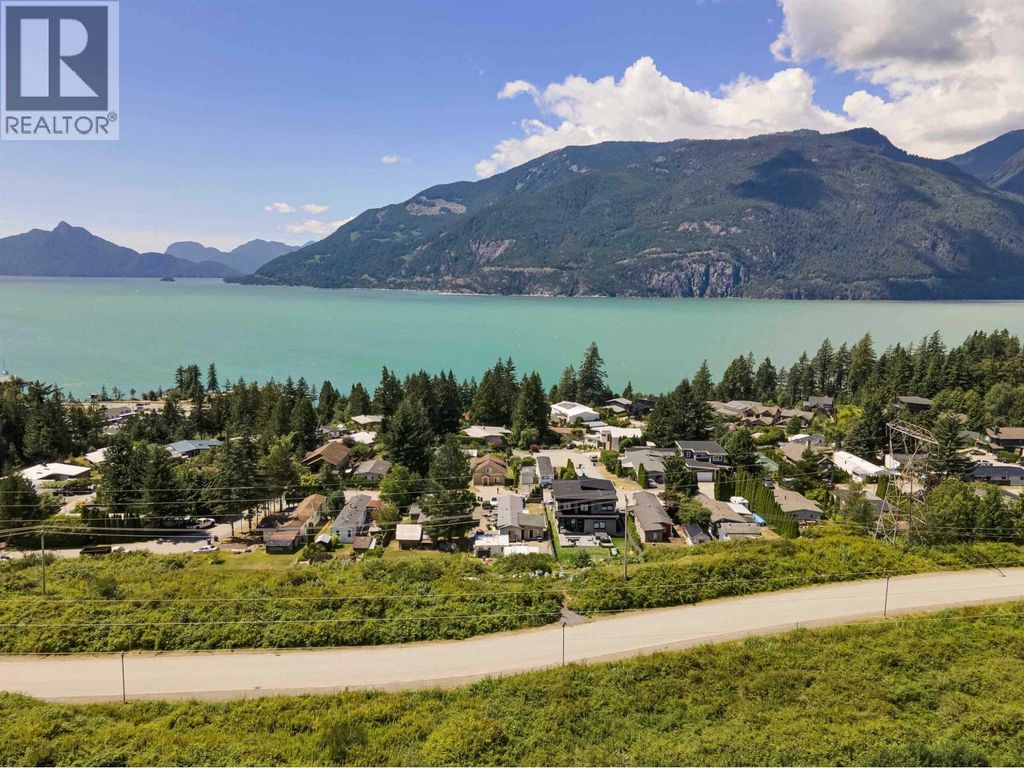 819 Britannia Way, Squamish
