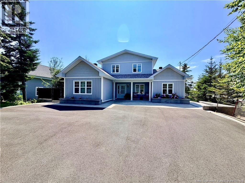 1635 Queen Elizabeth Drive, Bathurst