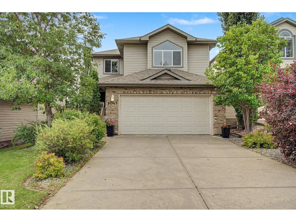 1047 Leger Bv Nw, Edmonton