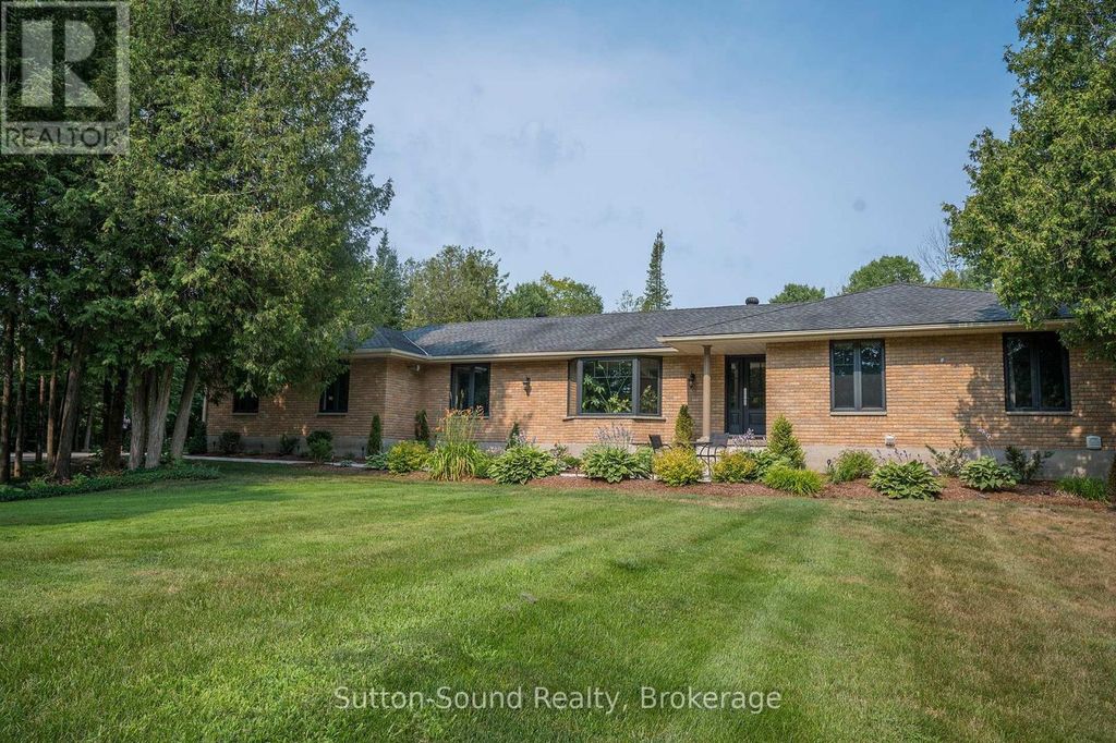 286 Balmy Beach Road N, Georgian Bluffs