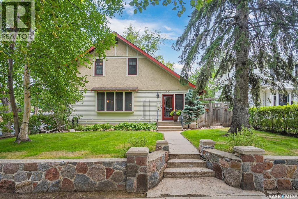 630 8th Avenue N, Saskatoon