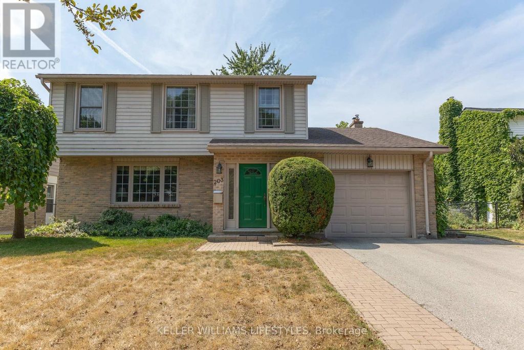 203 Mcmaster Court, London South (south M)