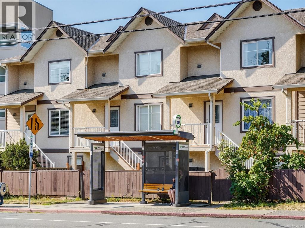 4 311 Burnside Rd E, Victoria