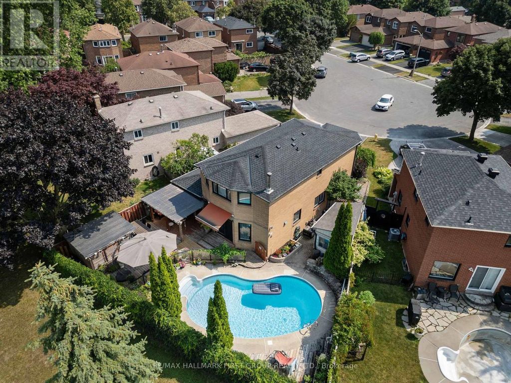 11 Bowers Court, Ajax (central West)