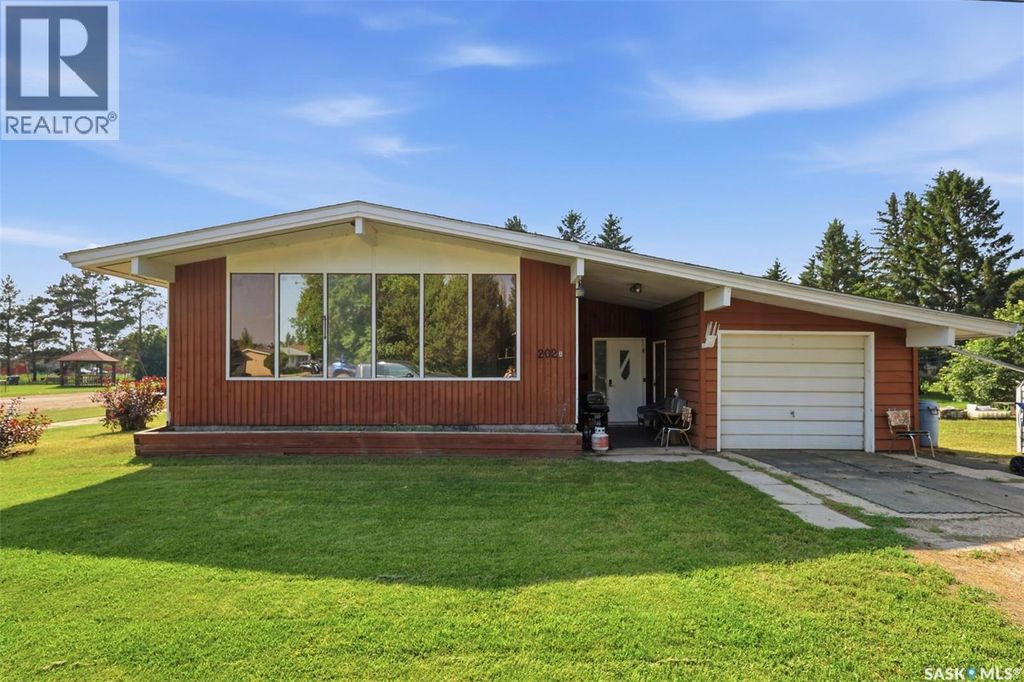 202 Princess Avenue W, Hafford