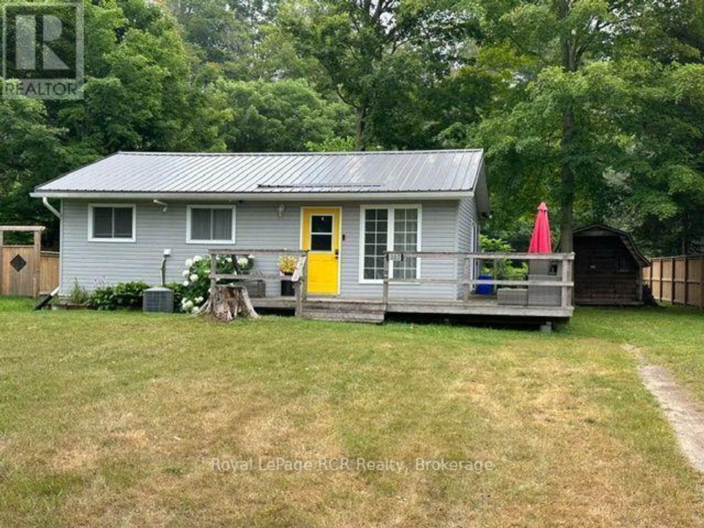 107 Seneca Street, Huron-Kinloss