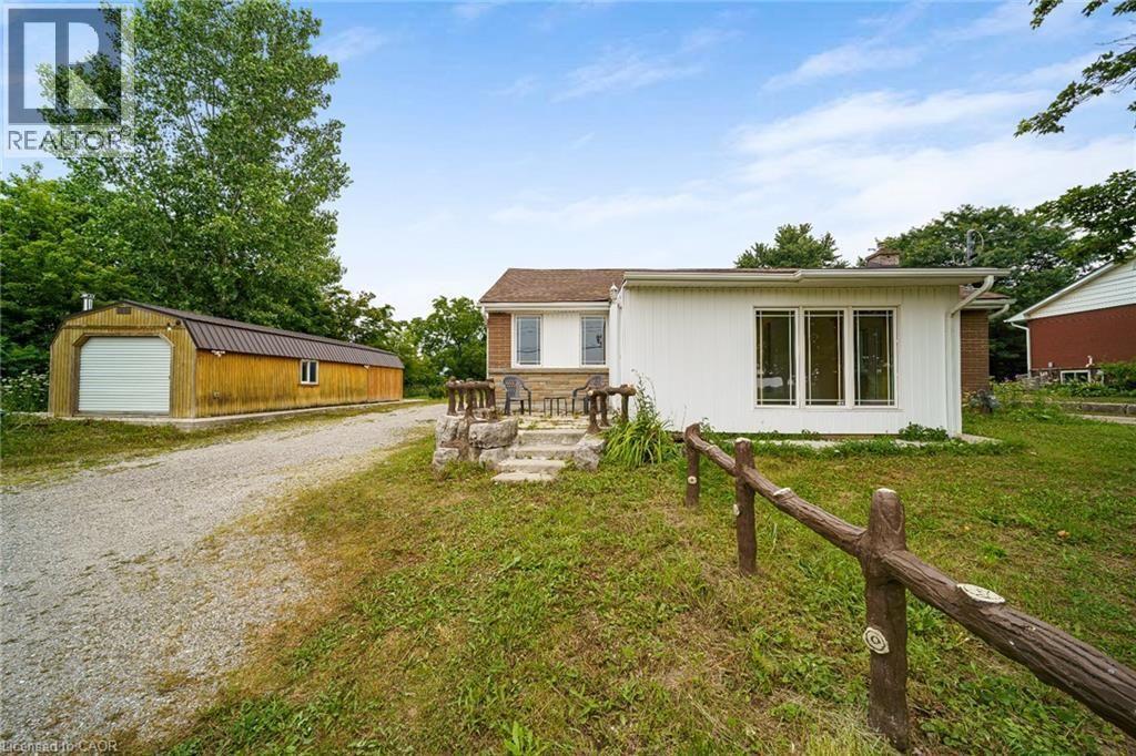 7332 Twenty Road E, Glanbrook