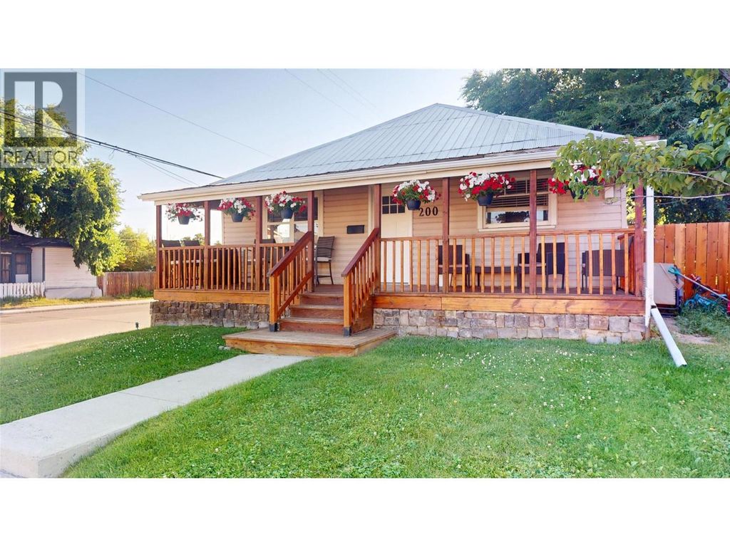 200 5th Avenue S, Cranbrook