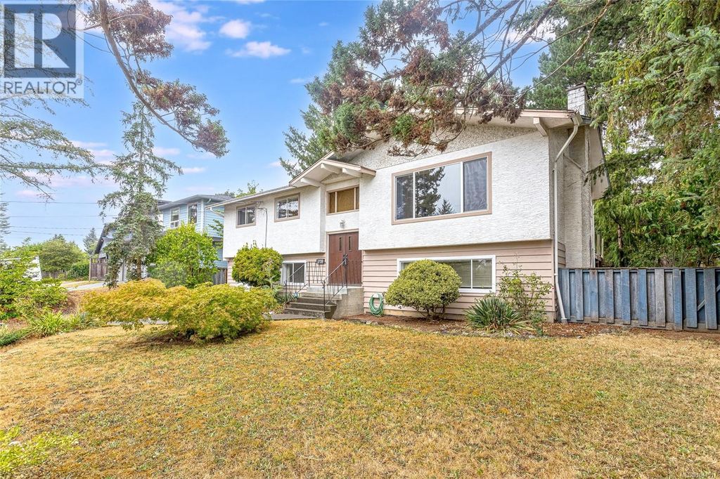 5861 Sycamore St, Duncan