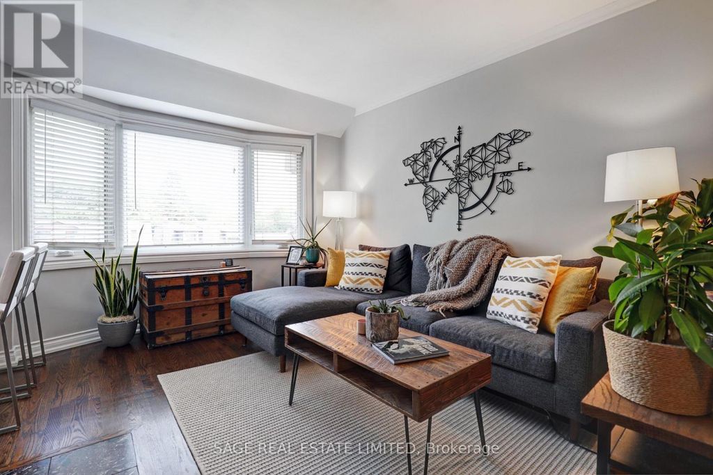 301 - 60 Kippendavie Avenue, Toronto (the Beaches)