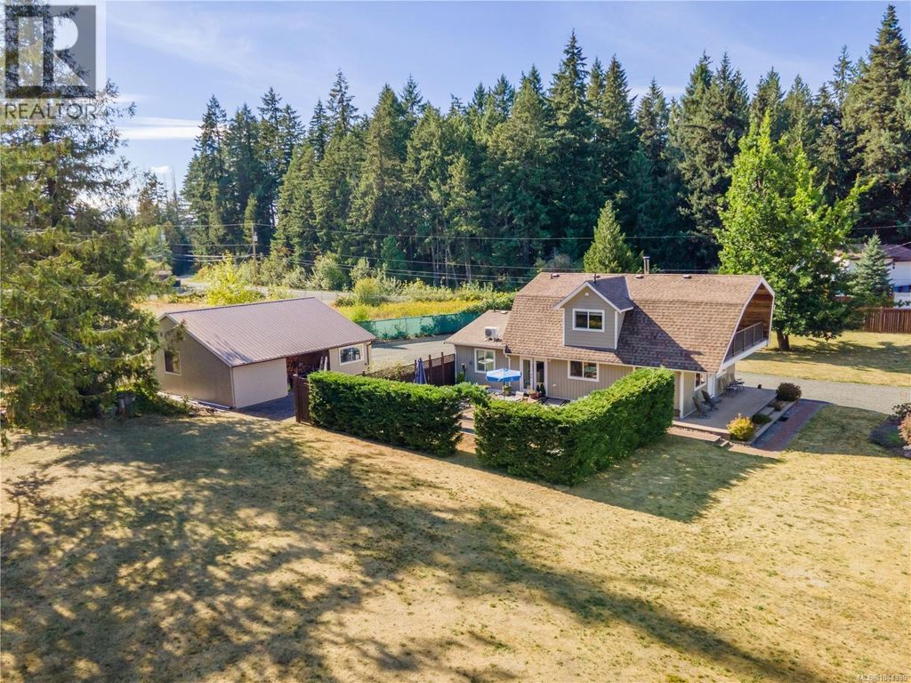 1154 Smithers Rd, Errington