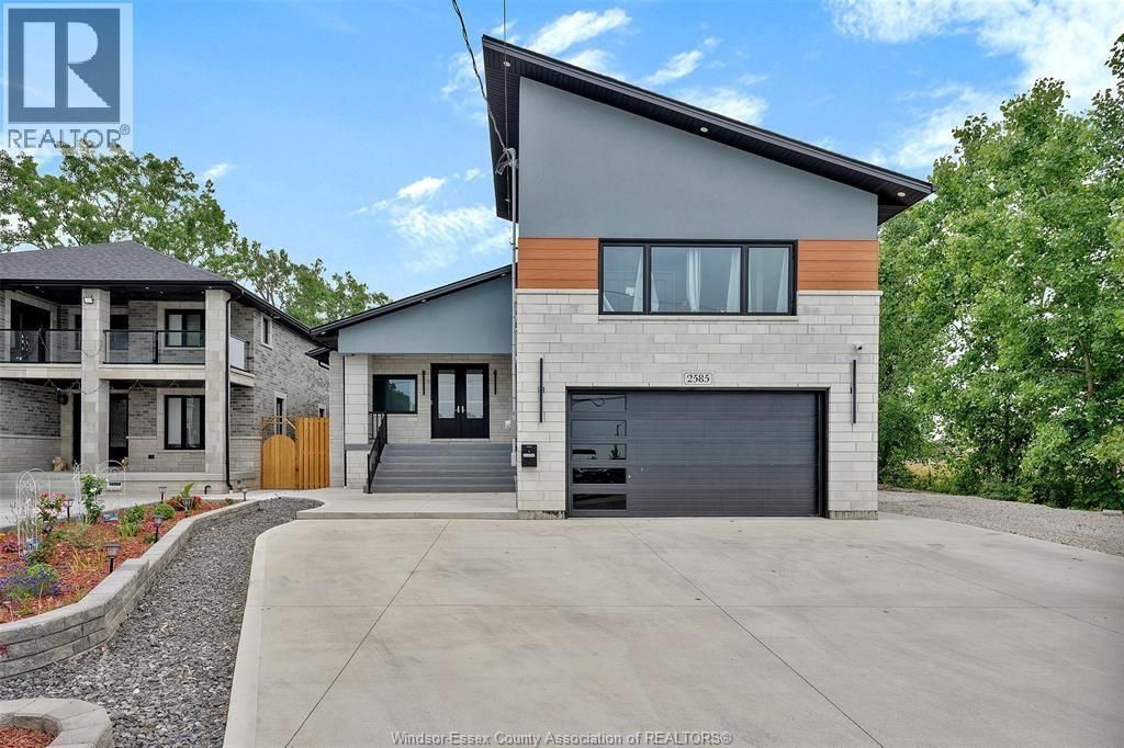 2585 Kenora Street, Windsor
