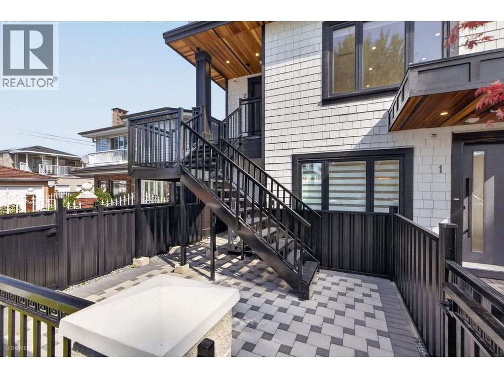 2 2035 51st Street, Vancouver