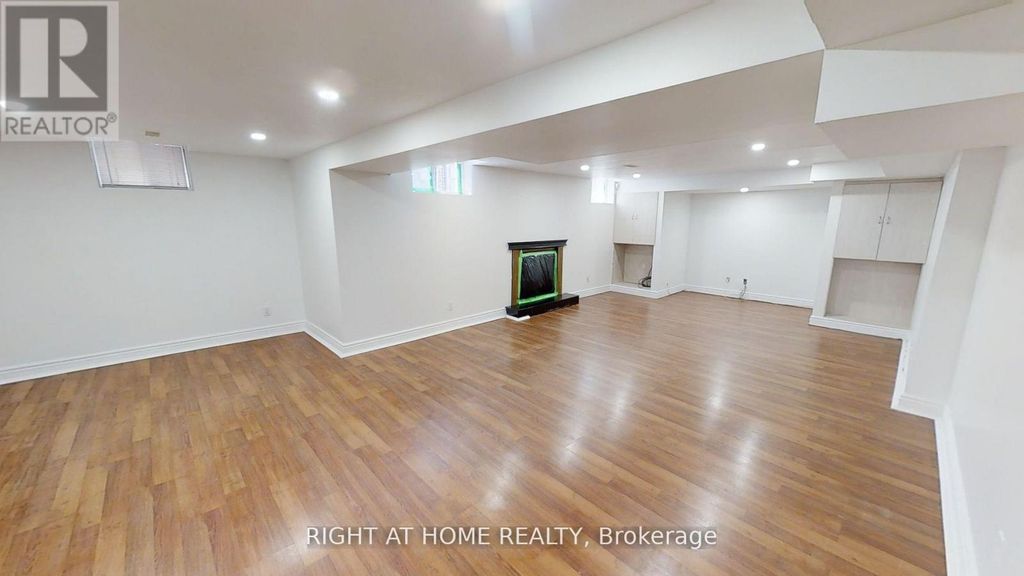 (lower) 31 Northgate Crescent E, Richmond Hill (bayview Hill)