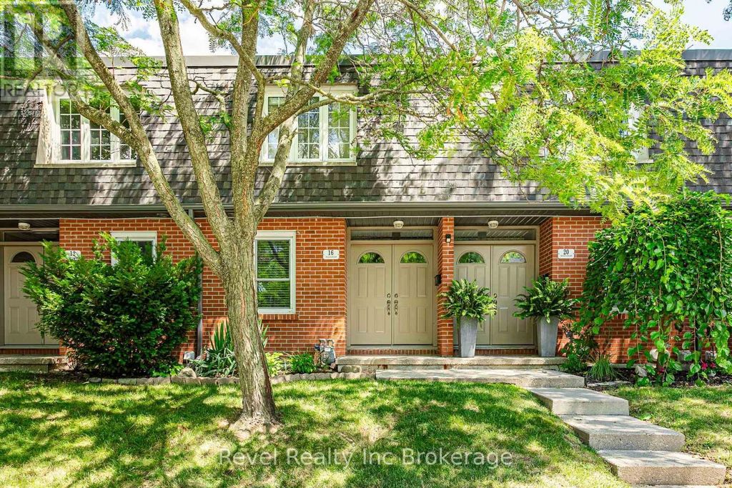 16 Homestead Crescent, London North (north F)