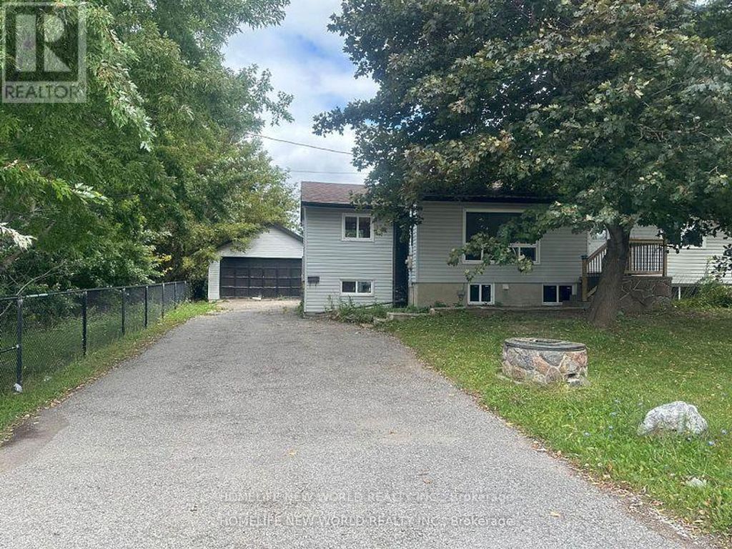 15395 Bayview Avenue, Aurora