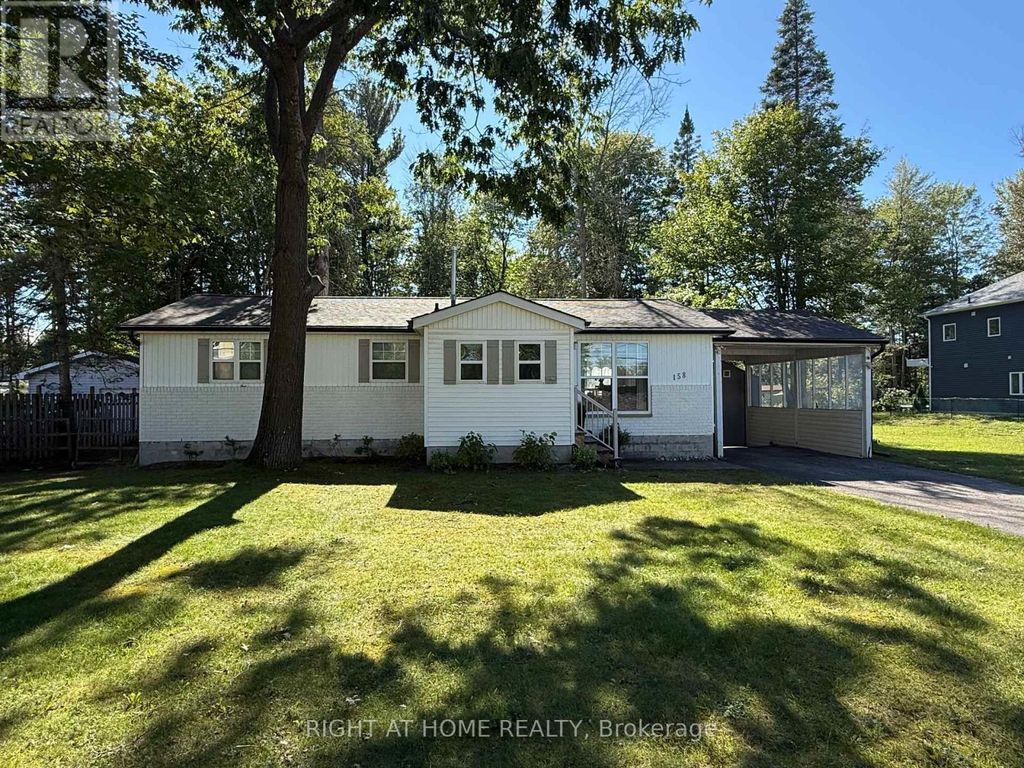 158 Zoo Park Road, Wasaga Beach