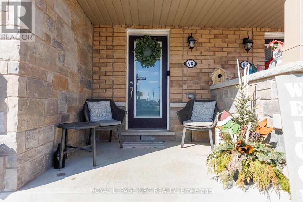 7794 White Pine Crescent, Niagara Falls (brown)