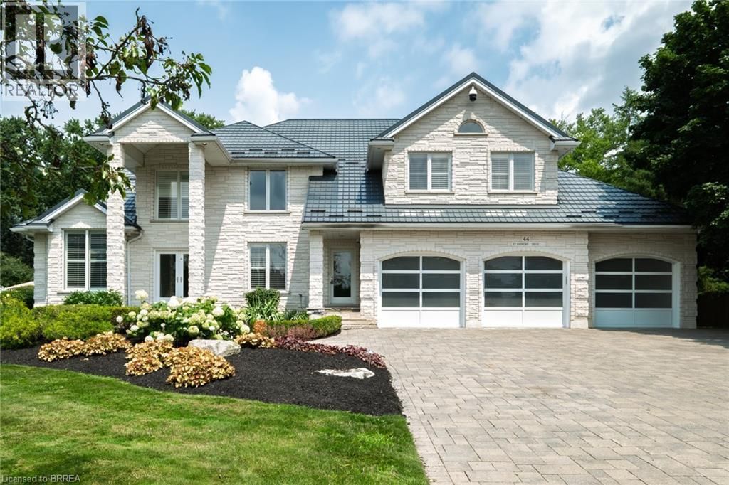 44 St Andrew's Drive, Brantford