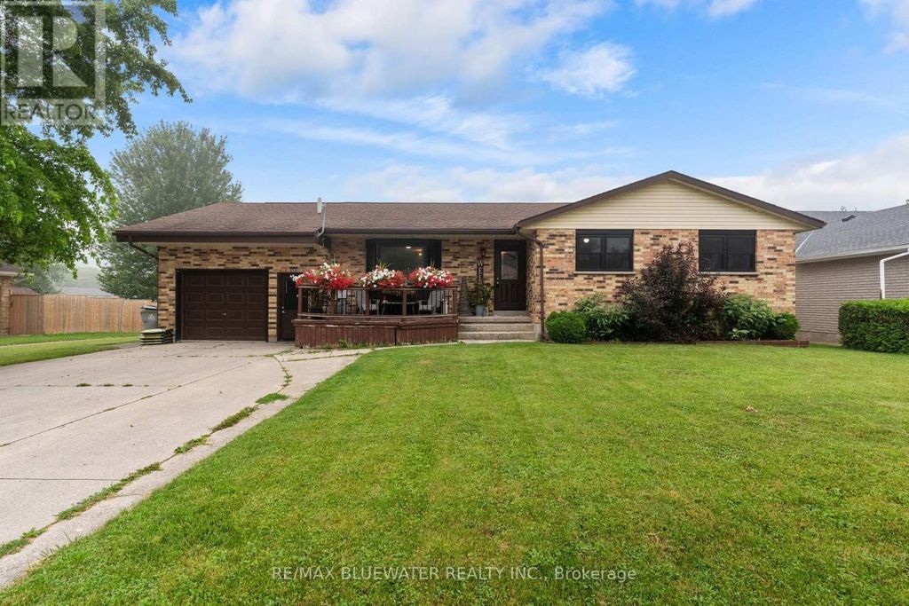 210 Hill Street, Central Huron (clinton)