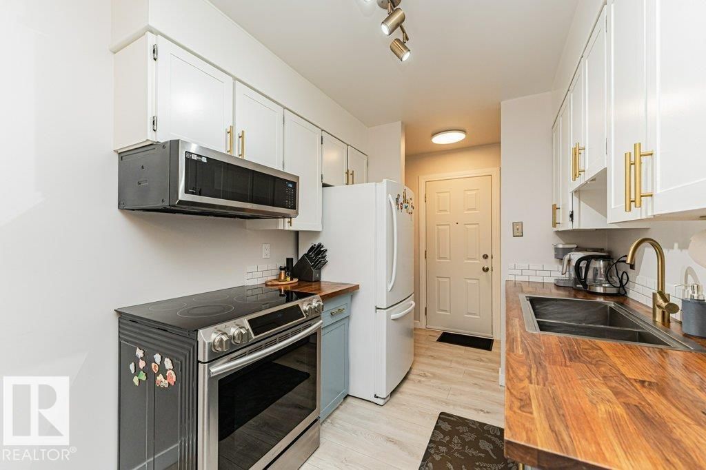 10b Callingwood Co Nw, Edmonton