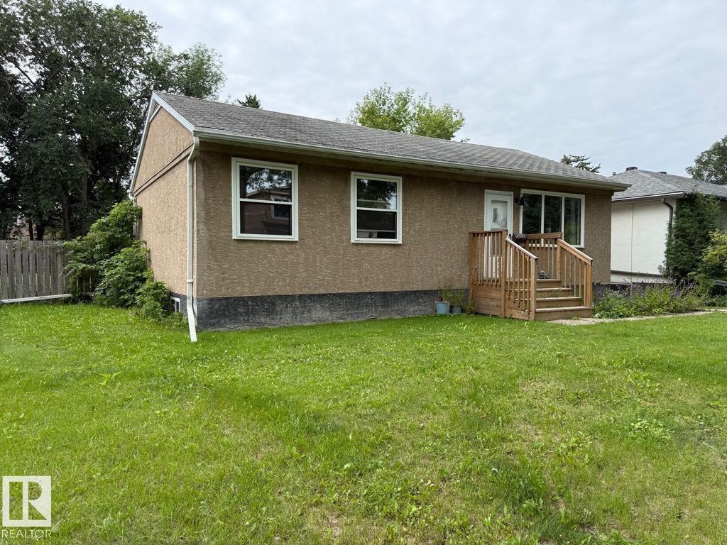 7607 83 Av Nw, Edmonton