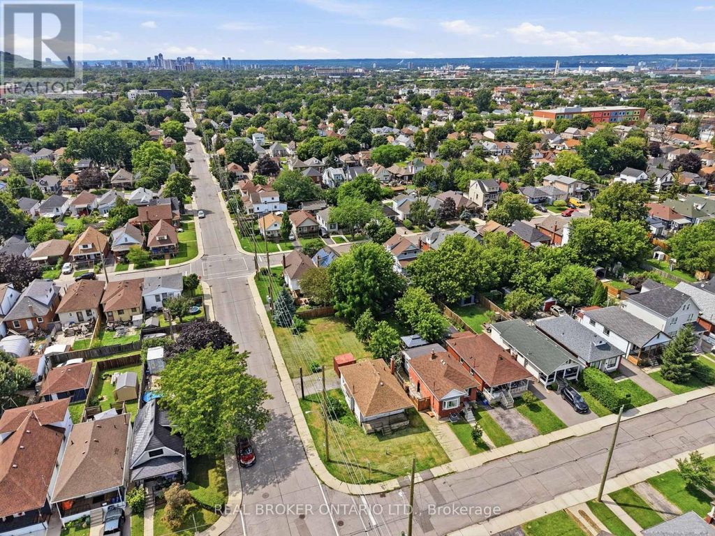 67 Huxley Avenue N, Hamilton (crown Point)
