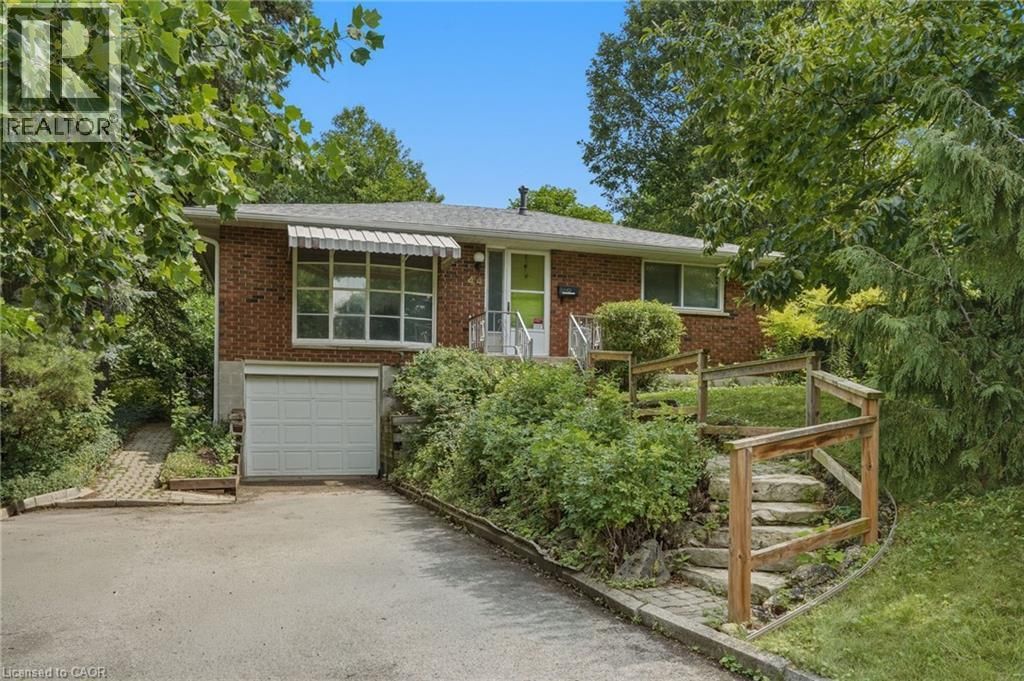 44 Mcdonald Court, Waterdown