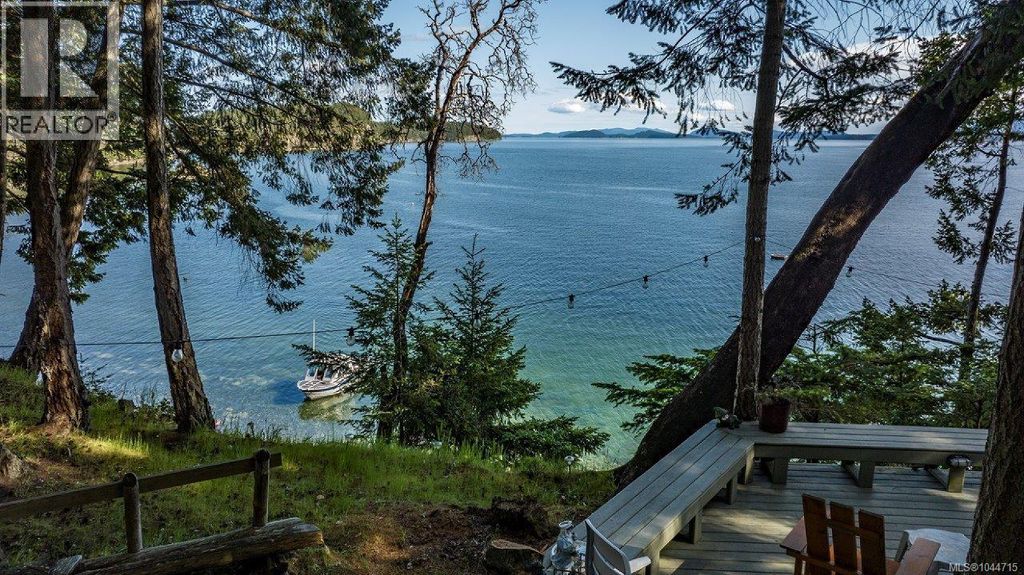 919 Salal Dr, Mudge Island