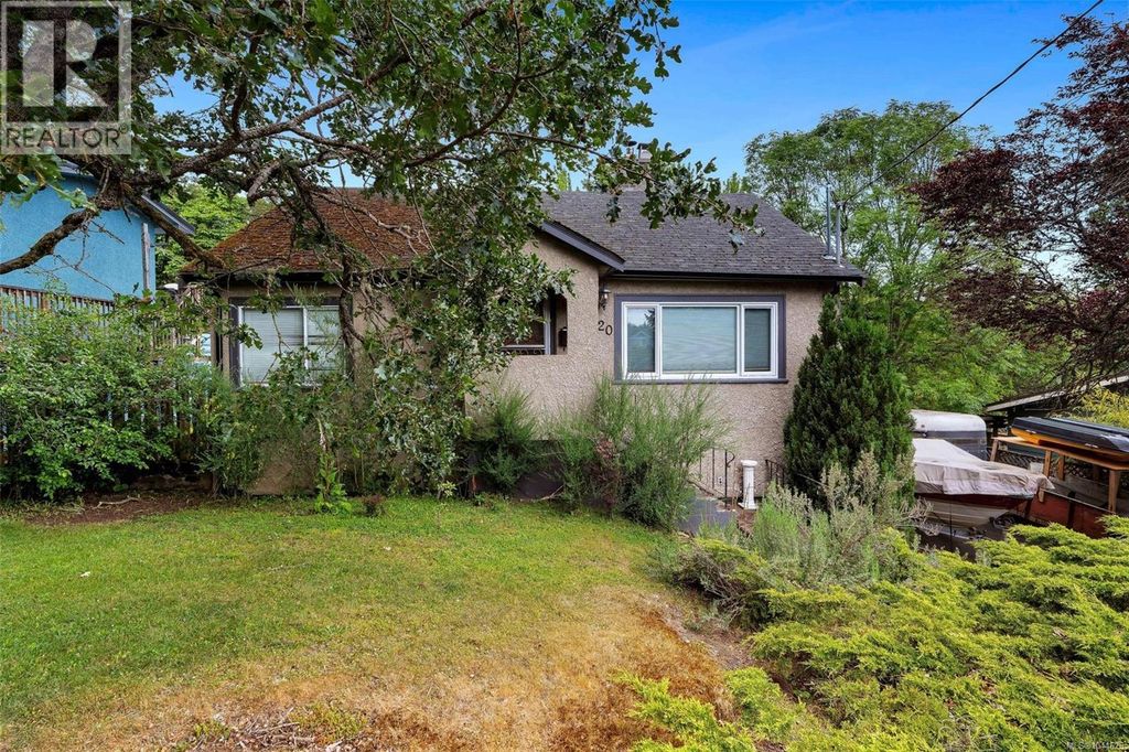 920 Jasmine Ave, Saanich
