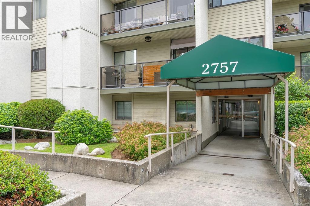 104 2757 Quadra St, Victoria
