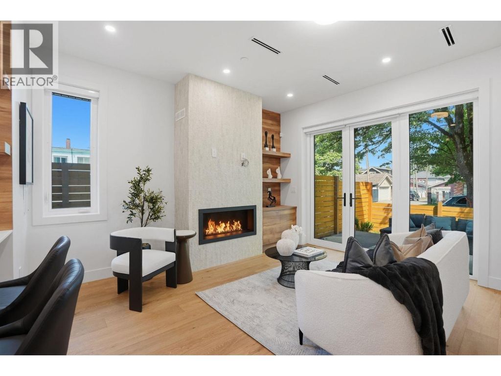 1 2438 E 20th Avenue, Vancouver