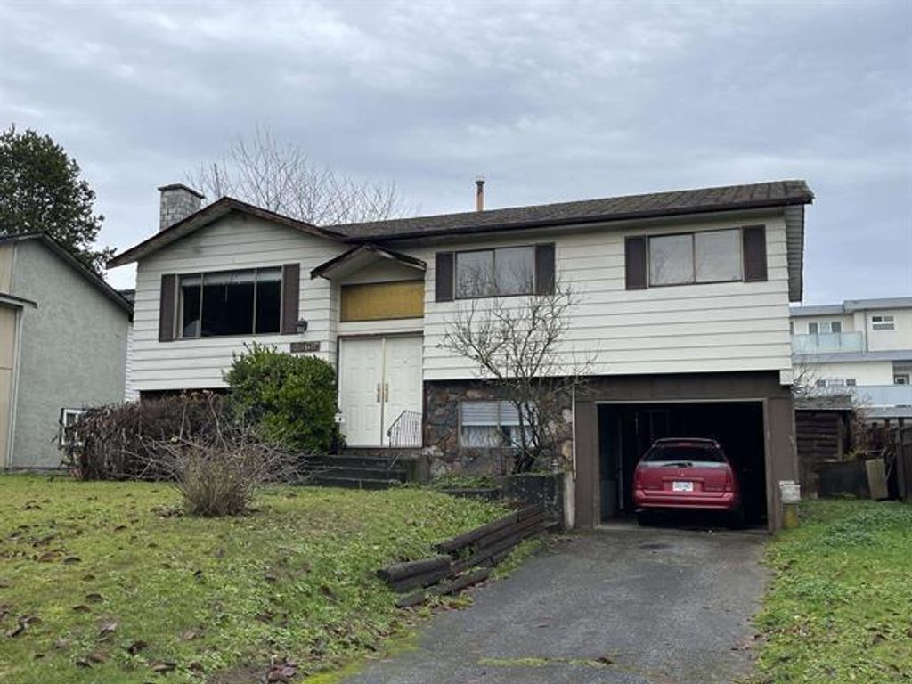 8868 Roslin Place, Surrey