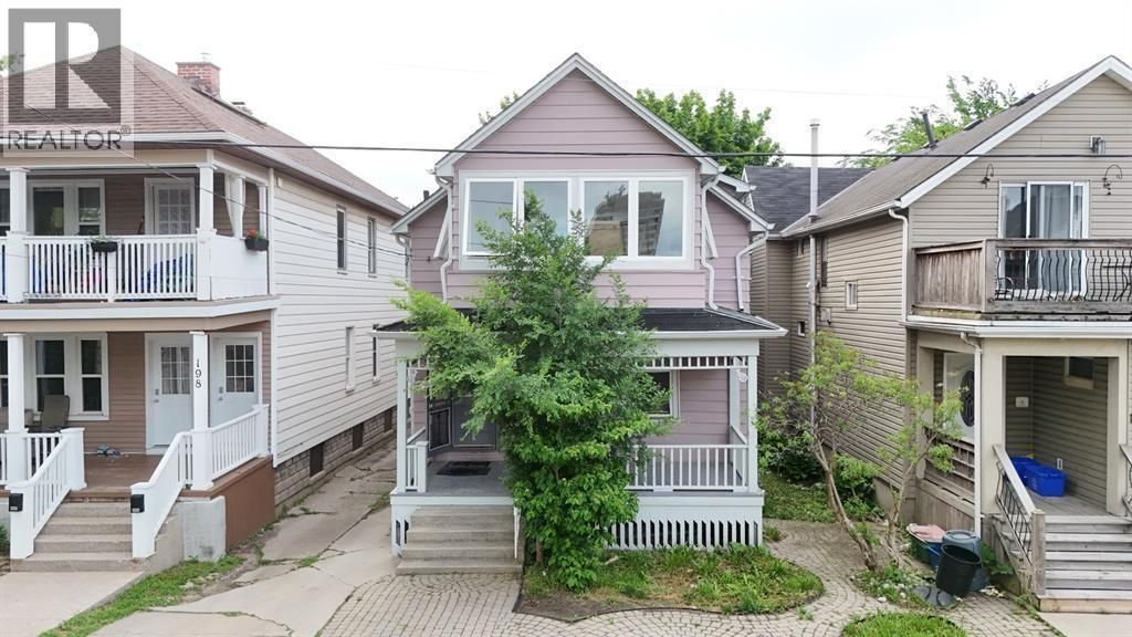 196 Brock Street North, Sarnia