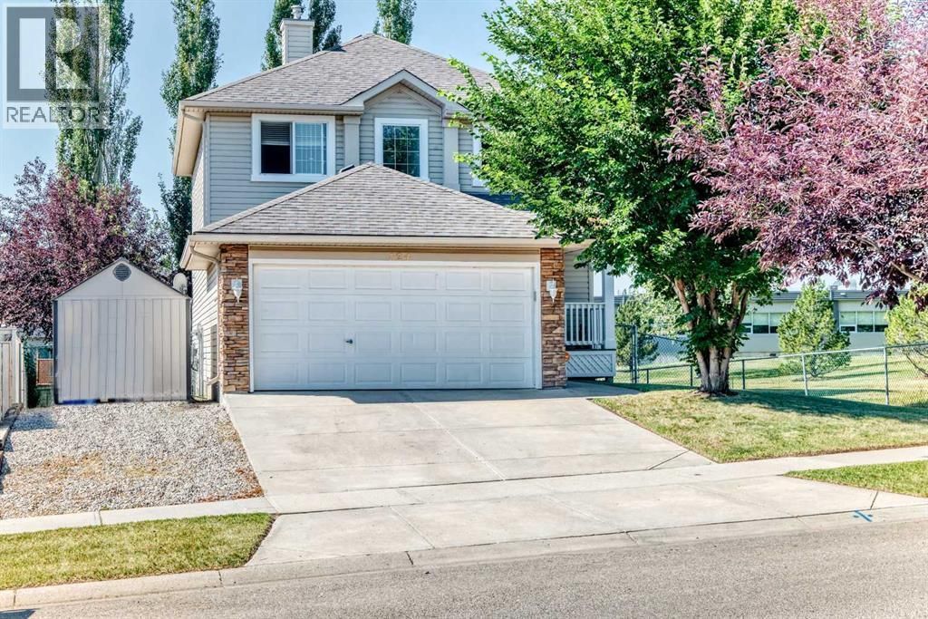 124 West Lakeview Drive, Chestermere