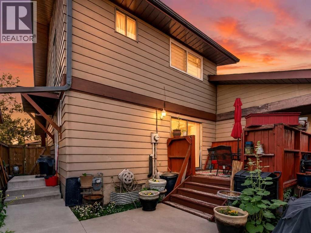 4726 44 Avenue Ne, Calgary