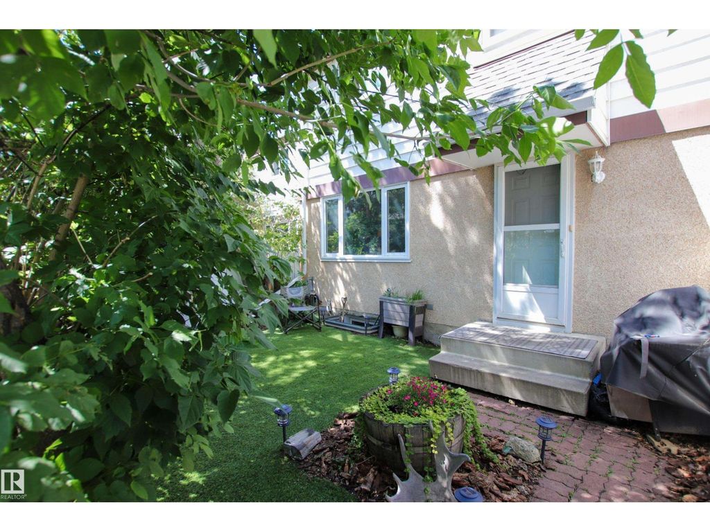 10d Twin Tc Nw, Edmonton