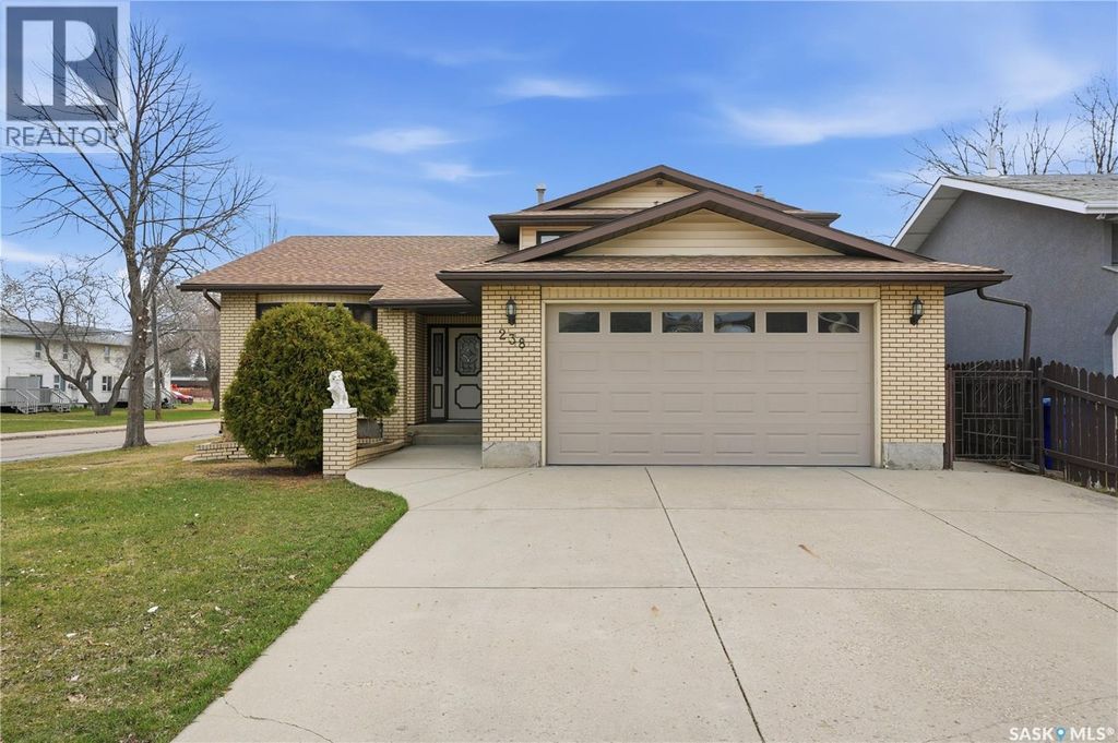 238 S Avenue N, Saskatoon