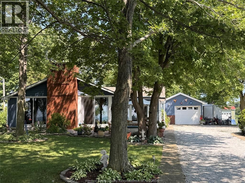 965 West Shore Road, Pelee Island